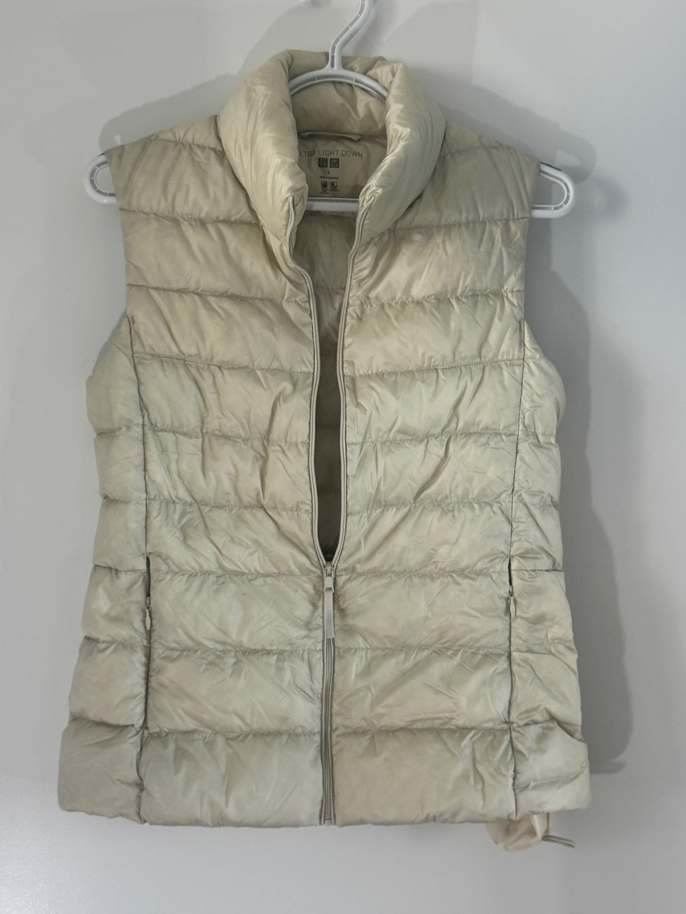 Uniqlo Cream Lightweight Quilted Down Vest - Women's Size Small